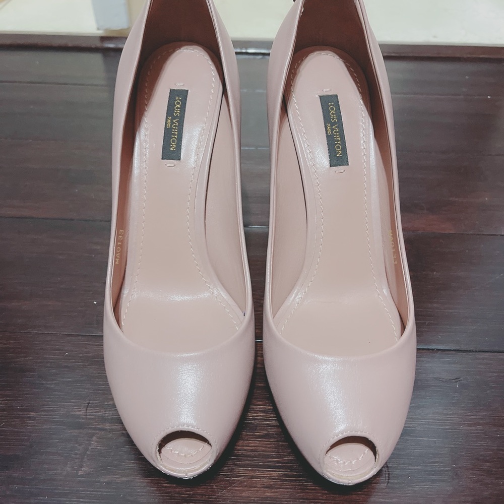 Louis Vuittons Hight Heel, size 37.5, great shape